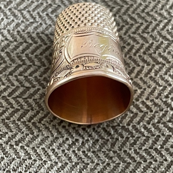 Vintage Antique Gold Thimble “Regina” - Picture 5 of 10